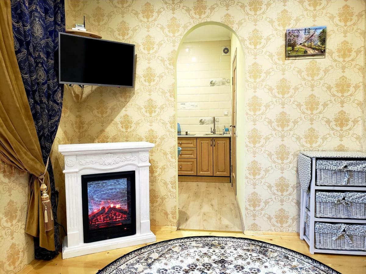 Little Paris Apartment チェルニウツィー エクステリア 写真